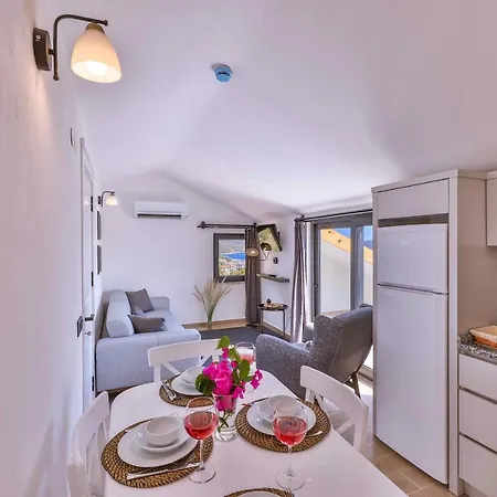 Apartahotel Lobelya Kaş